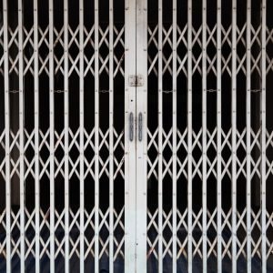 Folding-gate-or-scissor-gate2-300x300-1.jpg