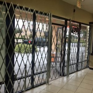 Folding-gate-or-scissor-gate4-300x300-1.jpg